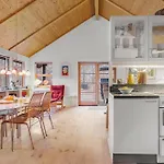 4 Bedroom Beautiful In Nykobing Sj Hébergement de vacances *