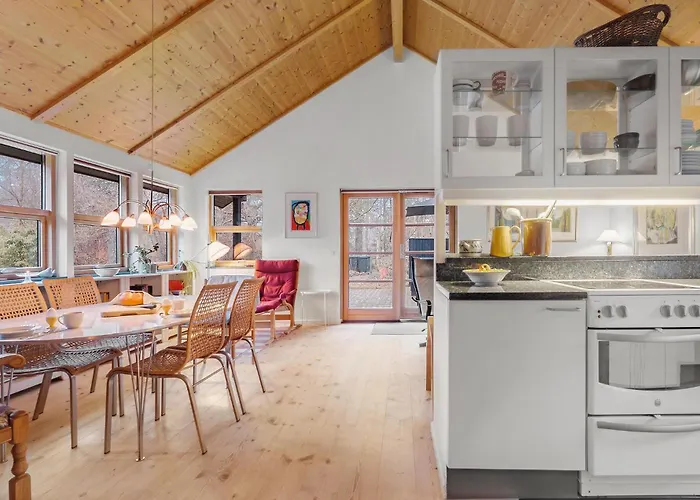 4 Bedroom Beautiful In Nykobing Sj Сasa de vacaciones *